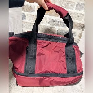 LeSportsac Dakota Roller Weekender Tote Bag Travel Overnight  Rolling